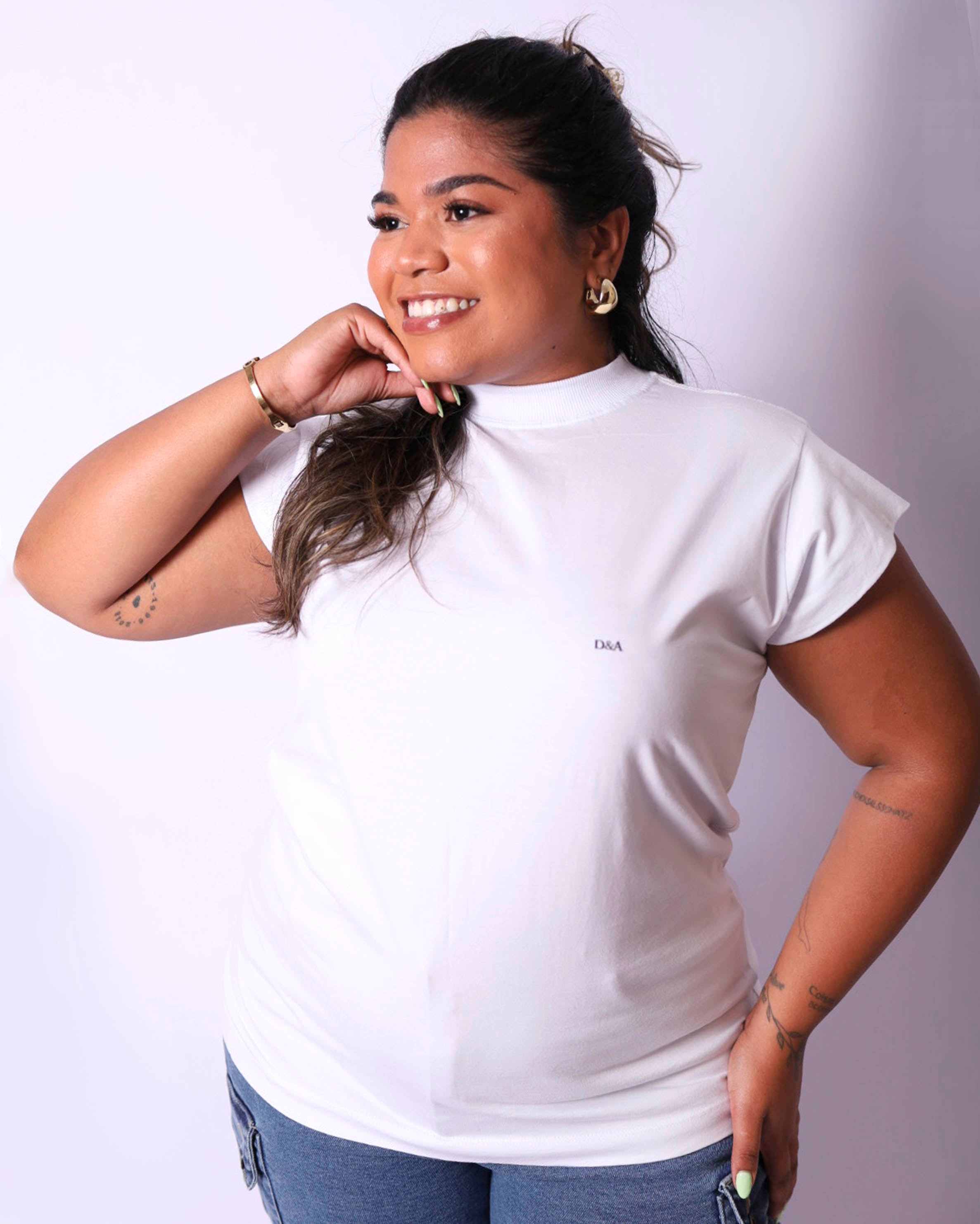 T-Shirt Muscle Branca - Plus Size